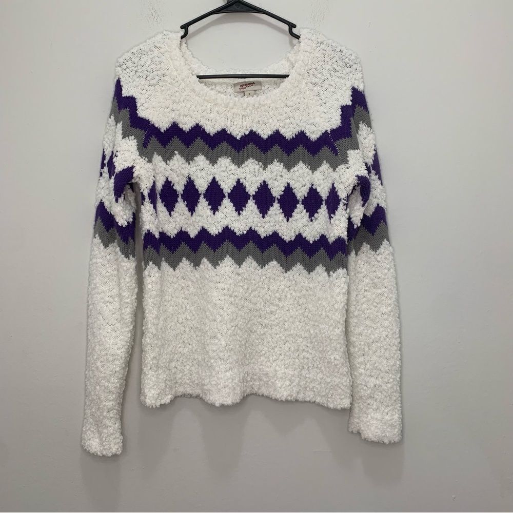 Arizona Jean Co White and Purple Diamond Print Fuzzy Sweater Size Medium